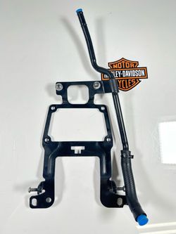 OEM 12700090 Harley-Davidson Voltage Regulator & Oil Cooler Mount Bracket Touring. FREE SHIPPING. SM9KNT0420