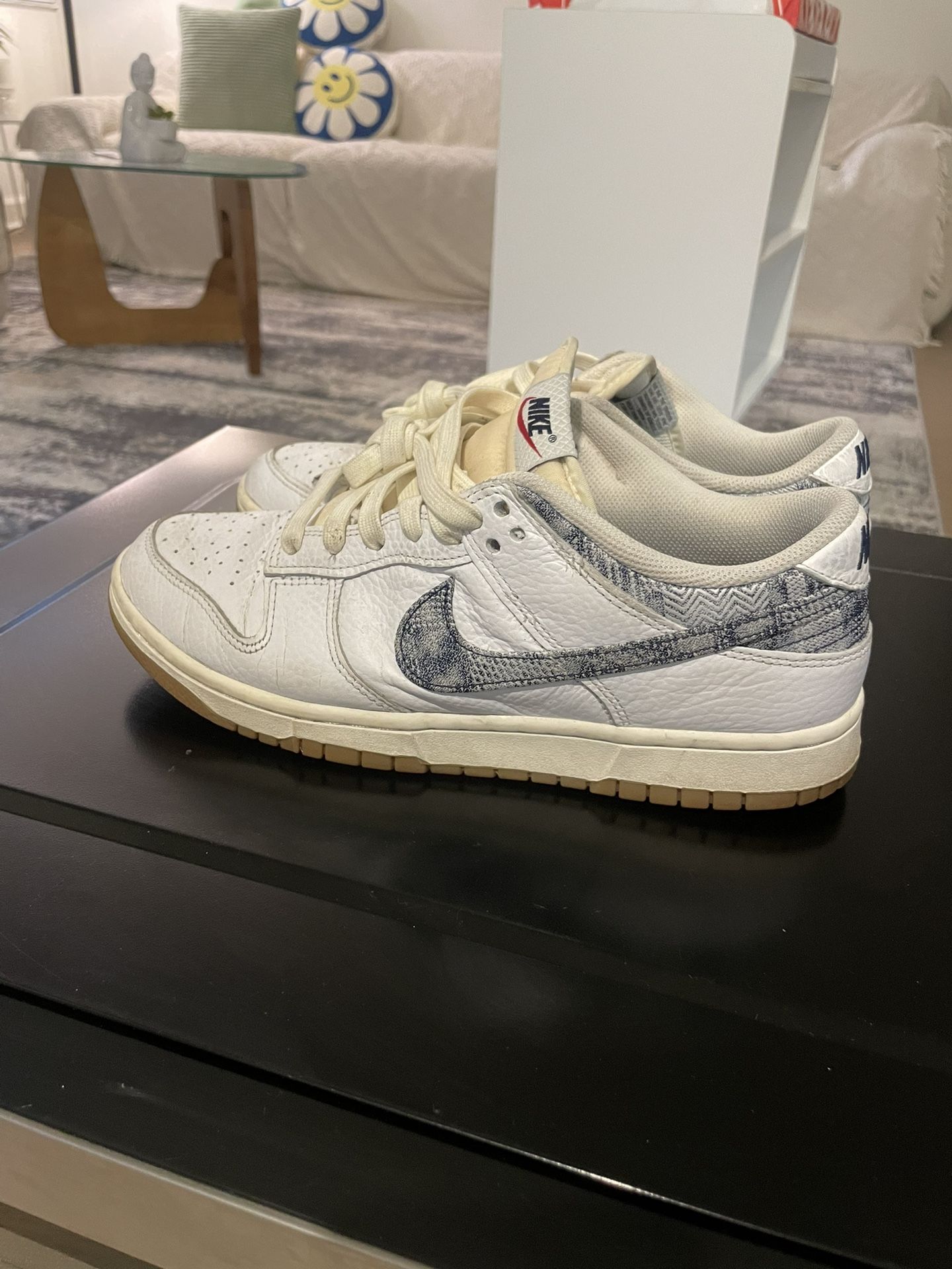 Nike Dunk lows Sz 9.5