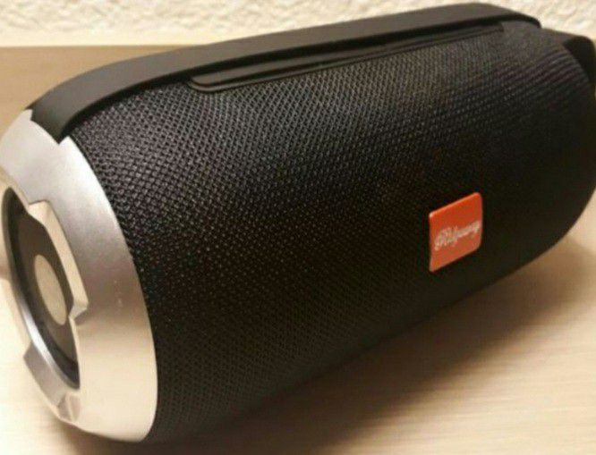 New Portable bluetooth speakers FM radio thumb drive player