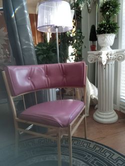 Pink Accent Chair Good Condition 