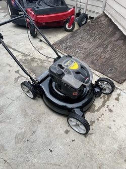 YardMachine Push Mower READ DESCRIPTION