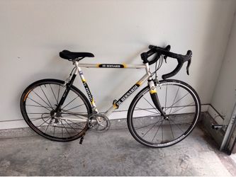 De Barnardi Road Bike     21 inch frame