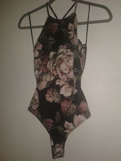 Windsor lace& floral bodysuit (XS)