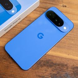 Brand new UNLOCKED Google Pixel 10 Indigo Blue 128GB . iPhone
