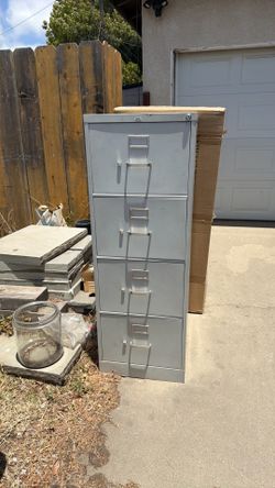 File cabinet 18x 26x 52