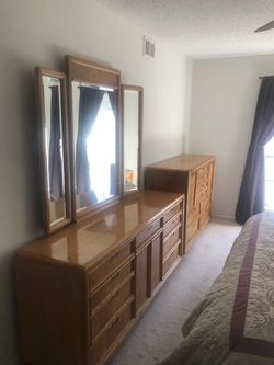 Vintage Broyhill Premier Burl Wood Oak And Brass Bedroom Set