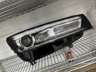 Audi Q5 OEM Headlight