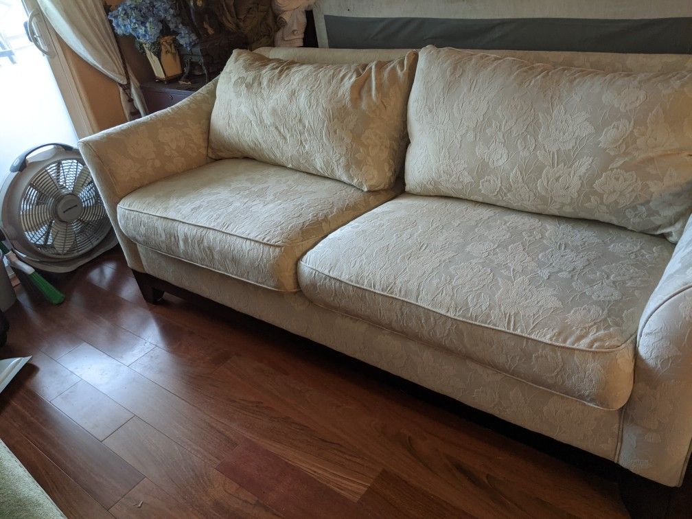Lazy Boy Cream Couch