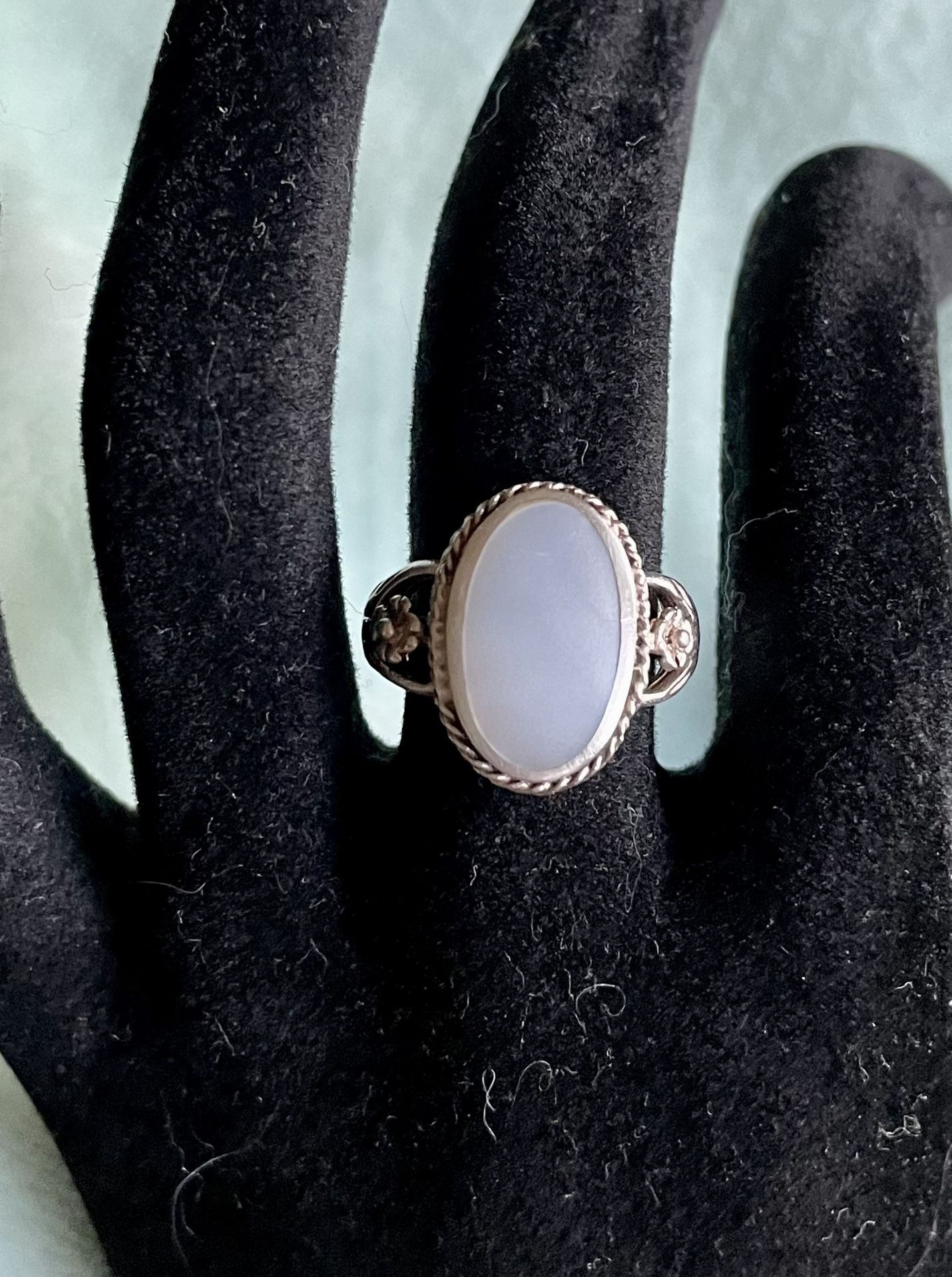 925 Sterling silver Oval moonStone Ring size 7