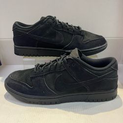 NIKE DUNK LOW RETRO SE "TRIPLE BLACK