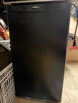 Mini fridge