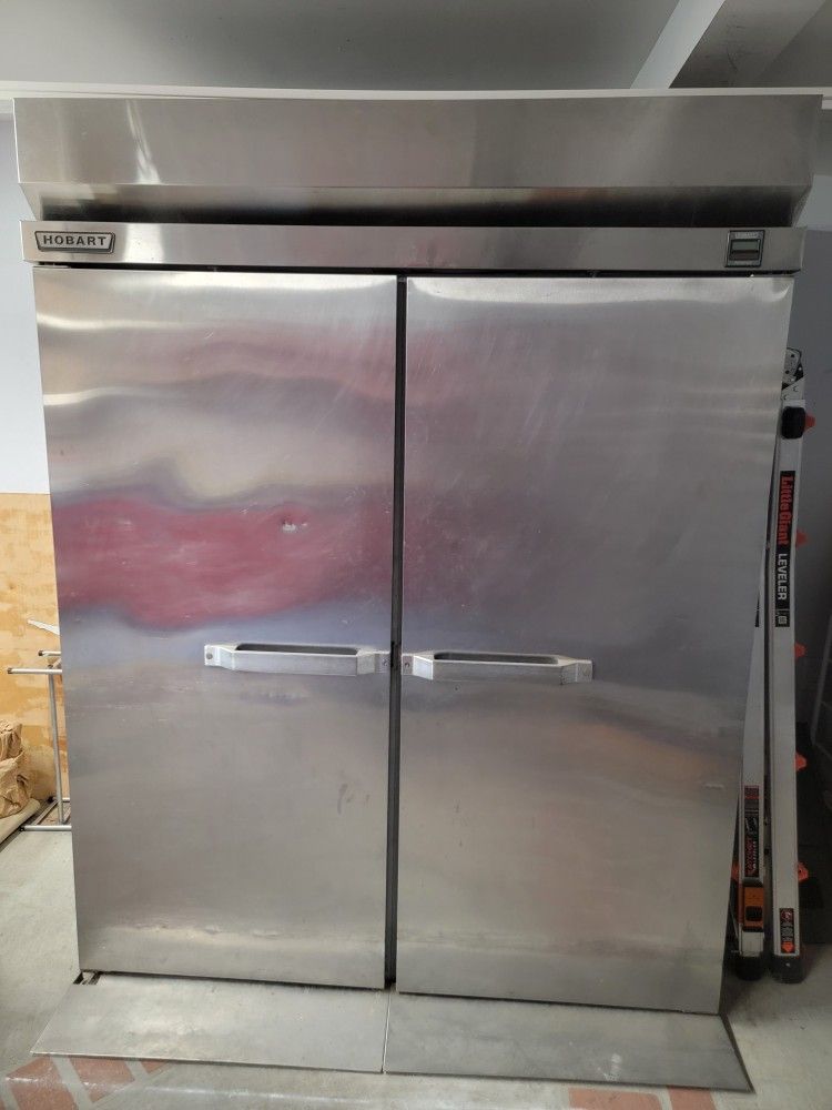 Reach In Cooler