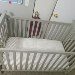 Crib With Mattress 