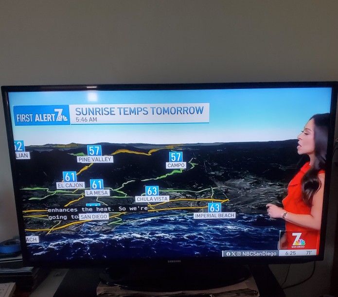 55" Samsung LED TV Series 5. Pre-owned Great.