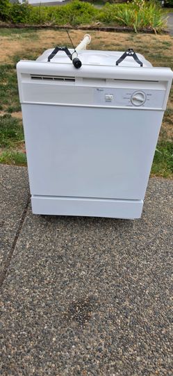 Whirlpool Dishwasher 24w) I Can Help You With Free Delivery Within 10 miles distance