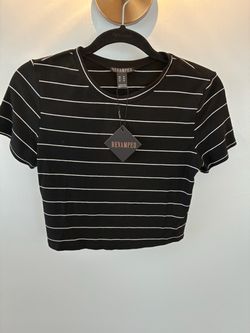 New with tags woman’s crop top