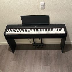 Yamaha P125 with stand and Pedal. Digital Piano 