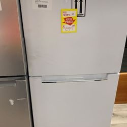 MAGIC CHEF HMDR1000W 10.1 TOP FREEZER REFRIGERATOR