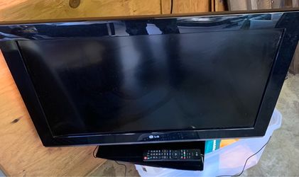37” LG Flat Screen TV with Remote
