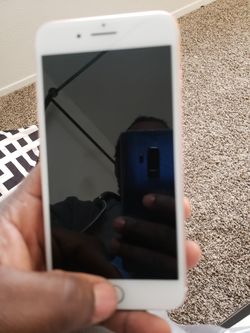 iPhone 7+ lil crck left corner