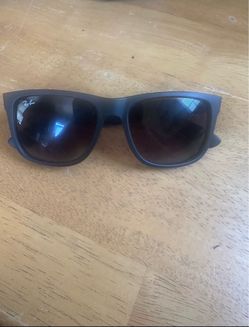 Black Ray Bans