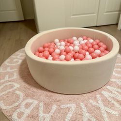 Ball Pit with Balls 