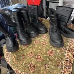 Men Boots For The Snow 25.00 Each Pair