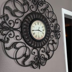 Home interior clock