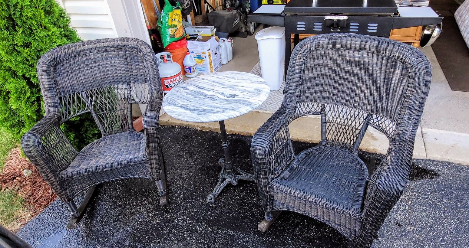 Wicker Rocking Chairs With Table