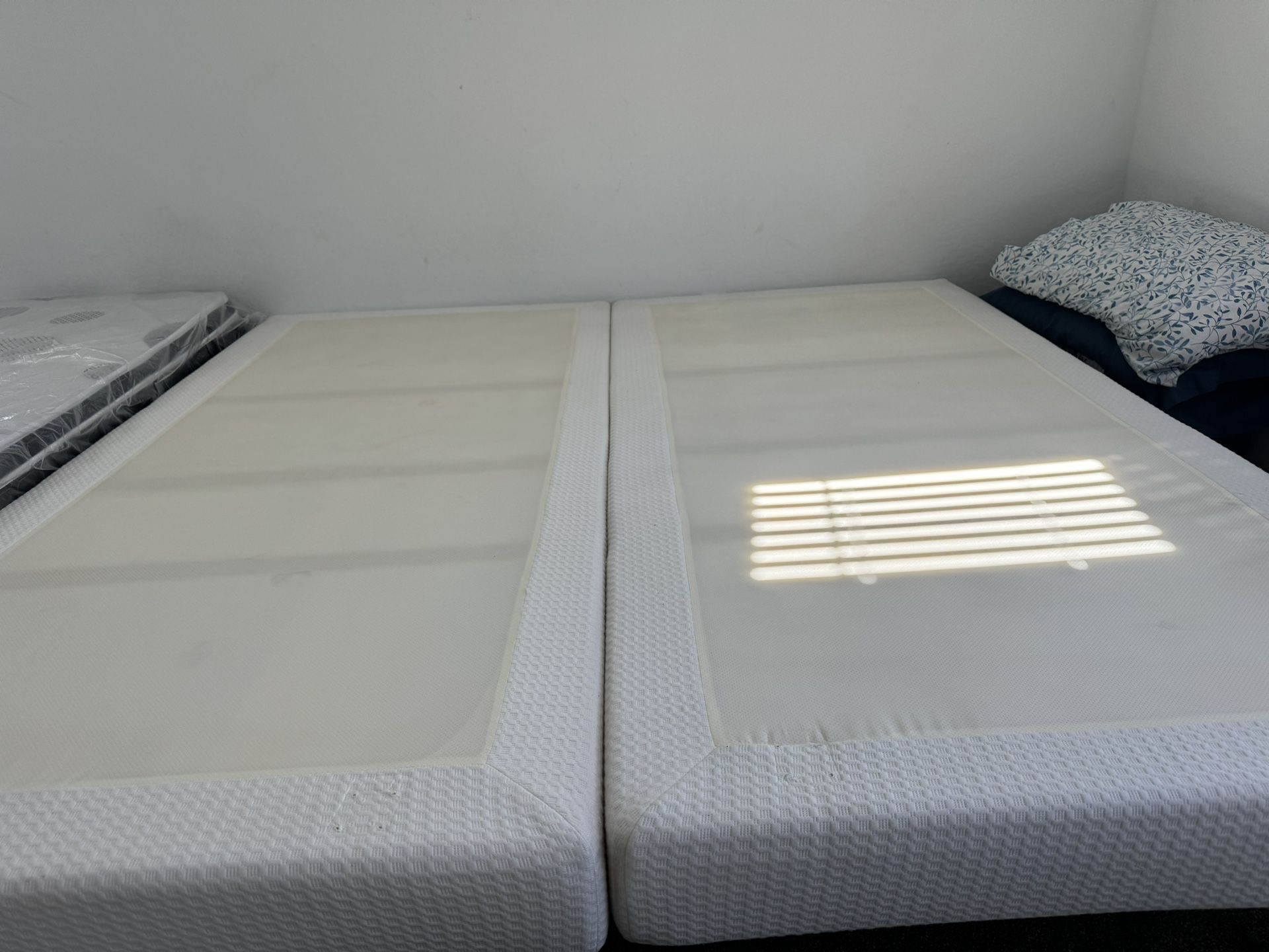 Adjustable twin Beds With Mattress