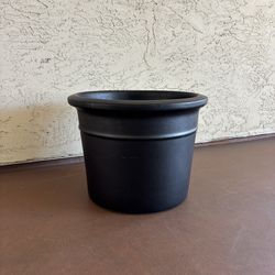 One Vintage Gainey Ceramics Large Matte Black Azalea Planter - LaVerne California Mid-Century Modern