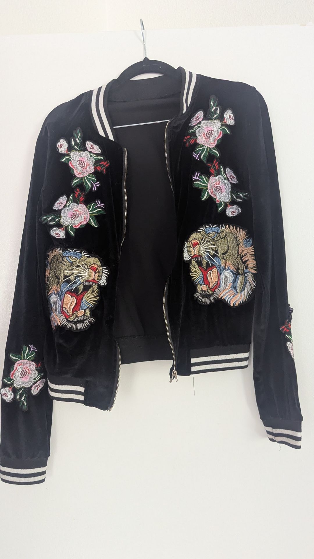 Embroidery lion suede jacket