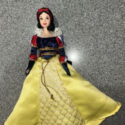 Disney 2000 Enchanted Princess Snow White Barbie Doll  Mattel