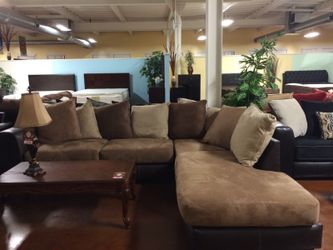 JUMBO SECTIONAL WITH PULLOW !! FREE DELIVERY