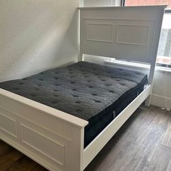 Queen Bed And Frame 
