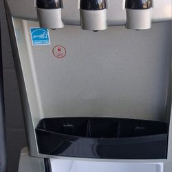 Ŵater Cooler Machine / Top Load With Bottle