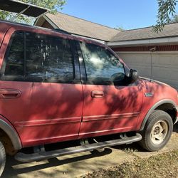 Ford Expedition XLT Triton V8
