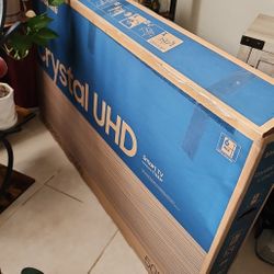 Wooden Dresser ,night Stand Table And Free '50 Sansung Tv.