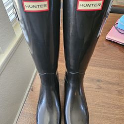 Hunter

Women's Original Refined Tall Gloss Rain Boots

