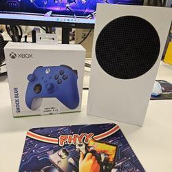 512GB Xbox Series S 1517 w/ Controller $295