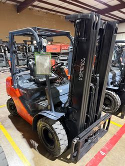 Toyota 5,000lb Pneumatic Forklift For Sale