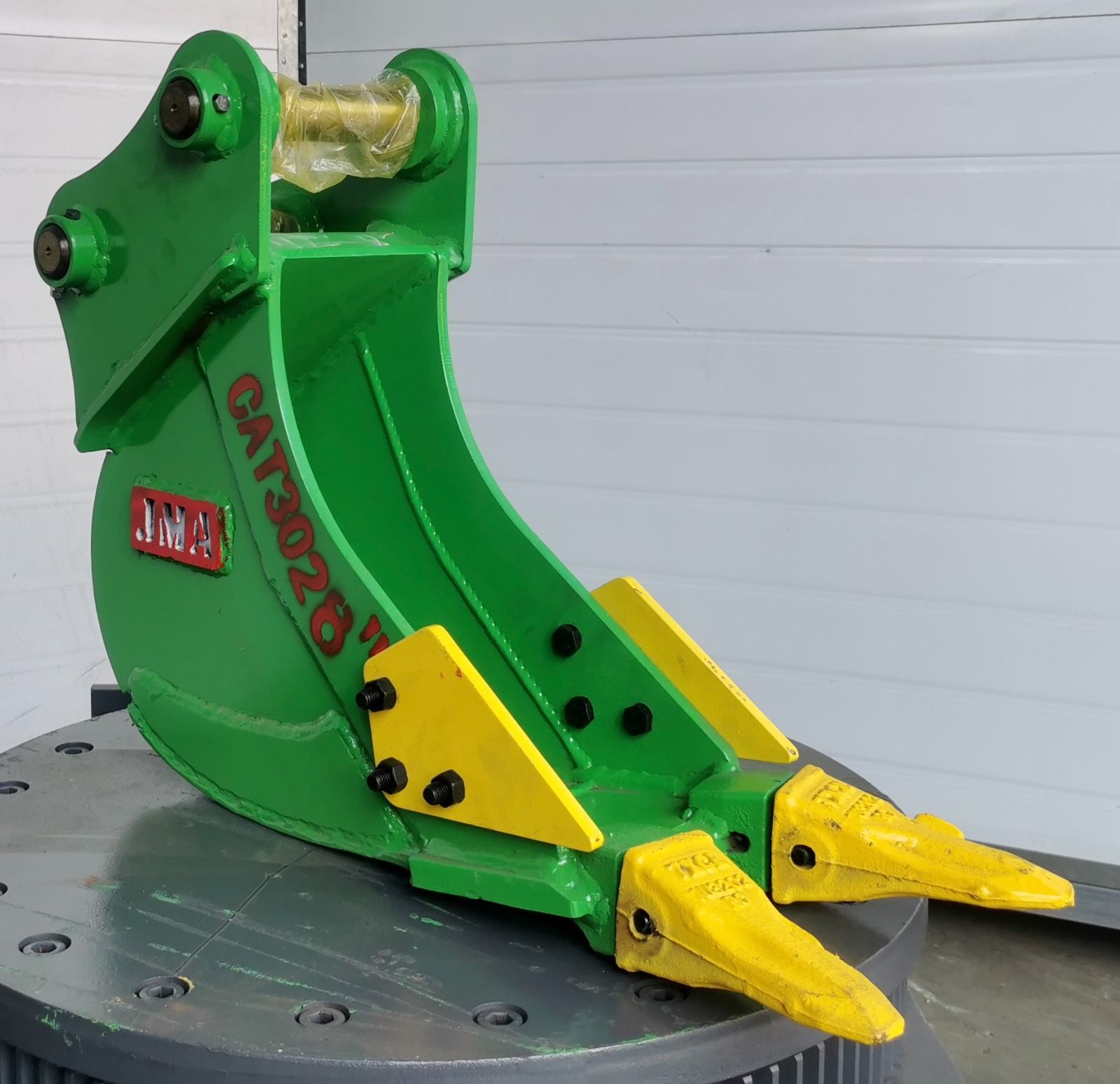 Mini Excavator Caterpillar 302 GP Bucket inches Width o Similar