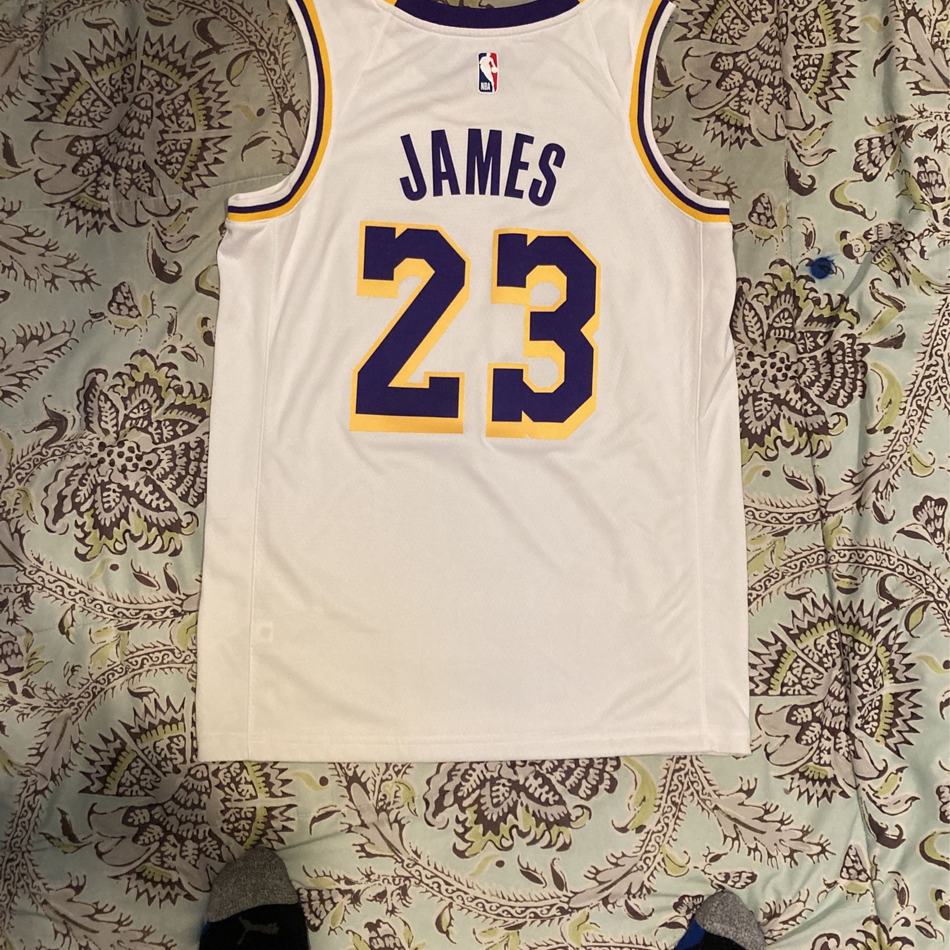 White Lakers Lebron James Jersey Size 44/M