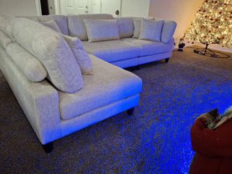Secciónal Couch For sale 
