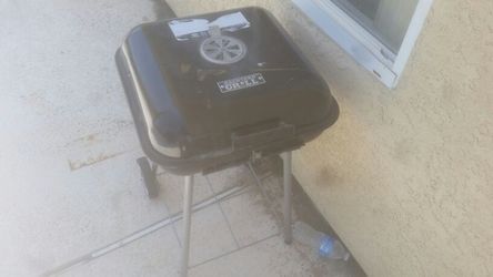 Small outdoor Bbq grill