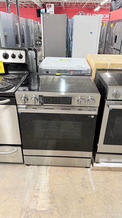 Stainless Steel Electric Range with Glass Cooktop