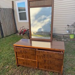 Wood dresser With Mirror 