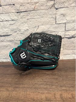 Wilson A500 12” Turquois Green Youth Girls’s  Softball Glove Right Hand Throw RH