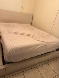 Queen Bedframe