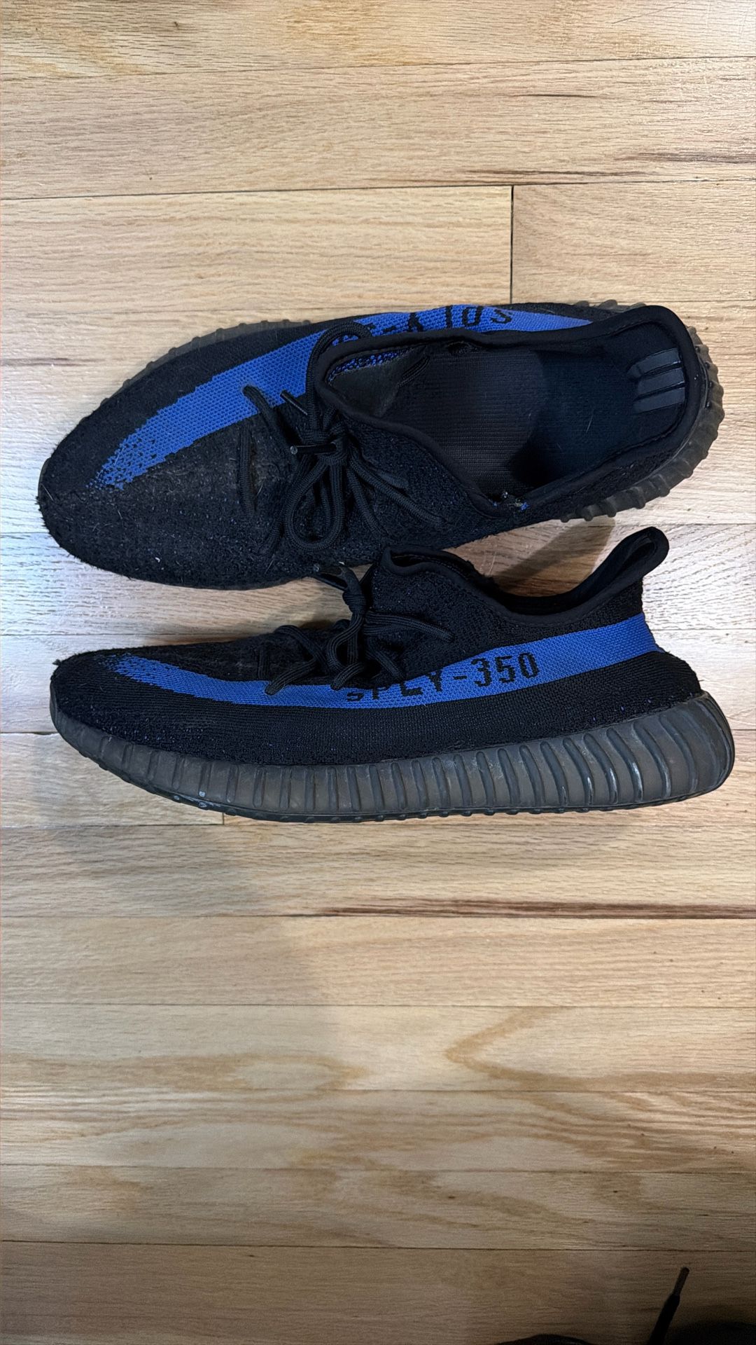 Yeezy 350 V2 Dazzling Blue